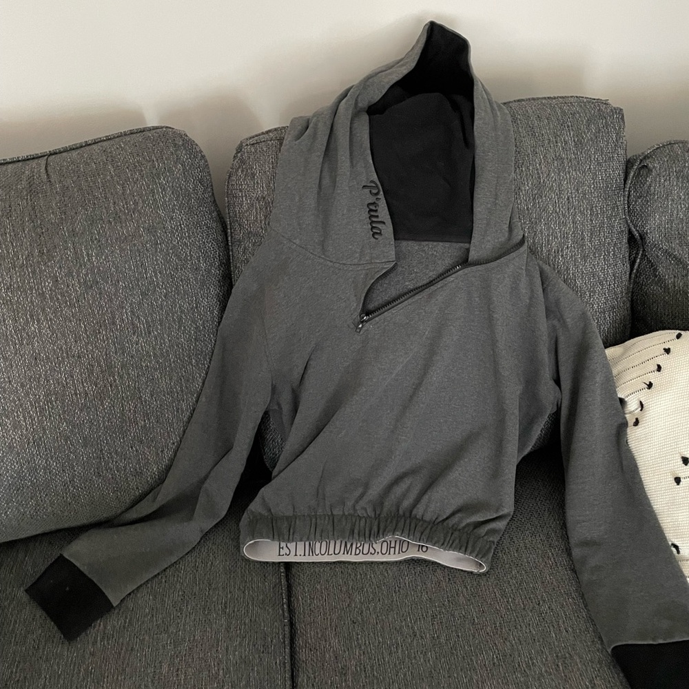 P’tula crop hoodie
